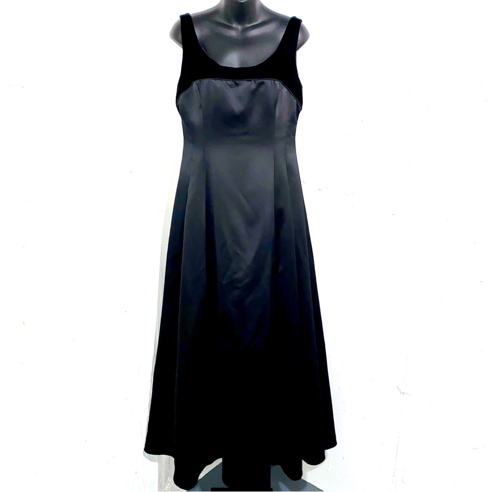 Jim Hjelm Occasions Black Velvet Dress Size 12